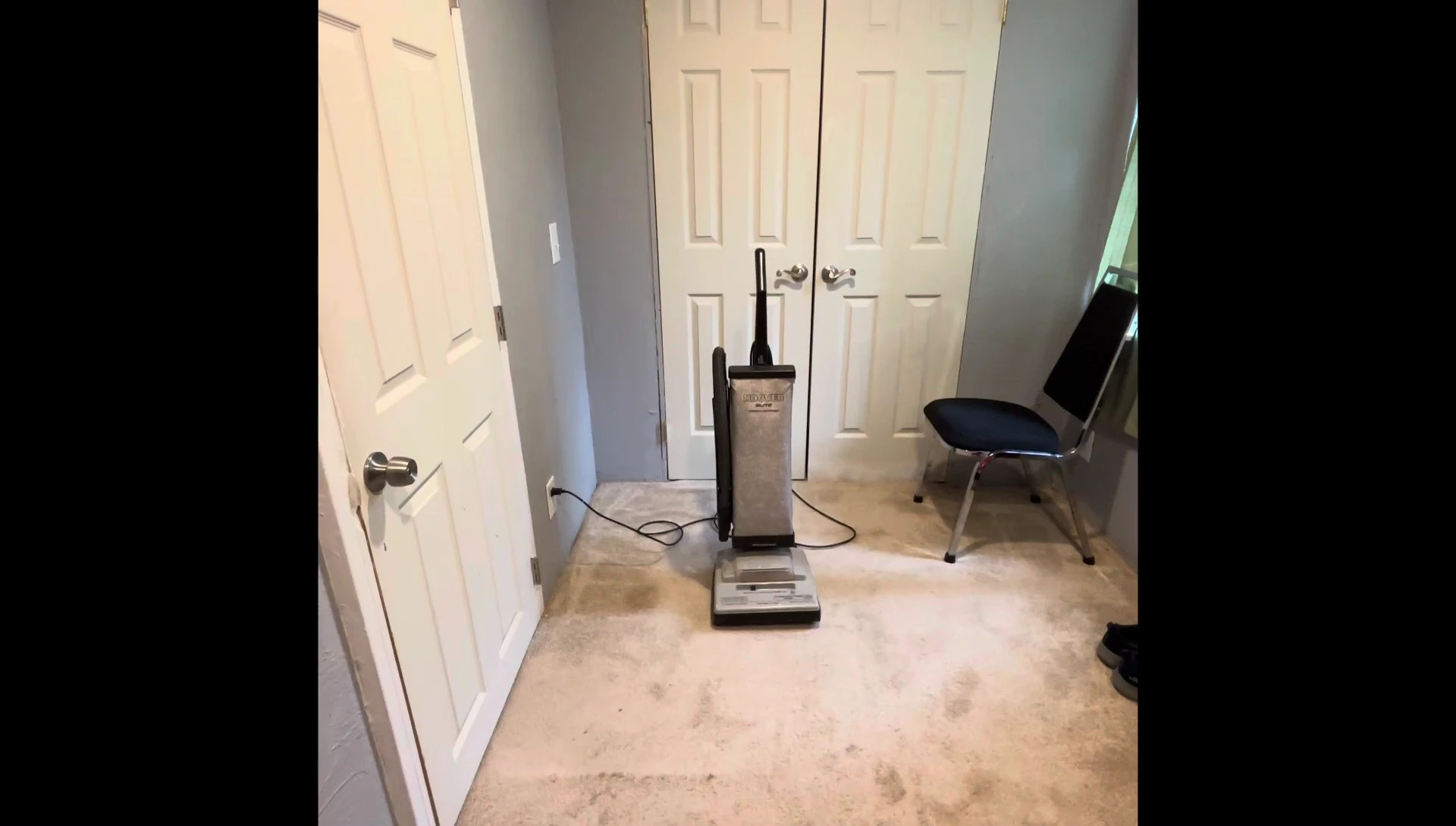 Close-up of the vacuum cleaner showing its condition.