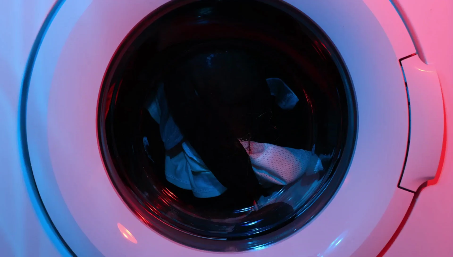 Visual representation of the machine's quiet operation.