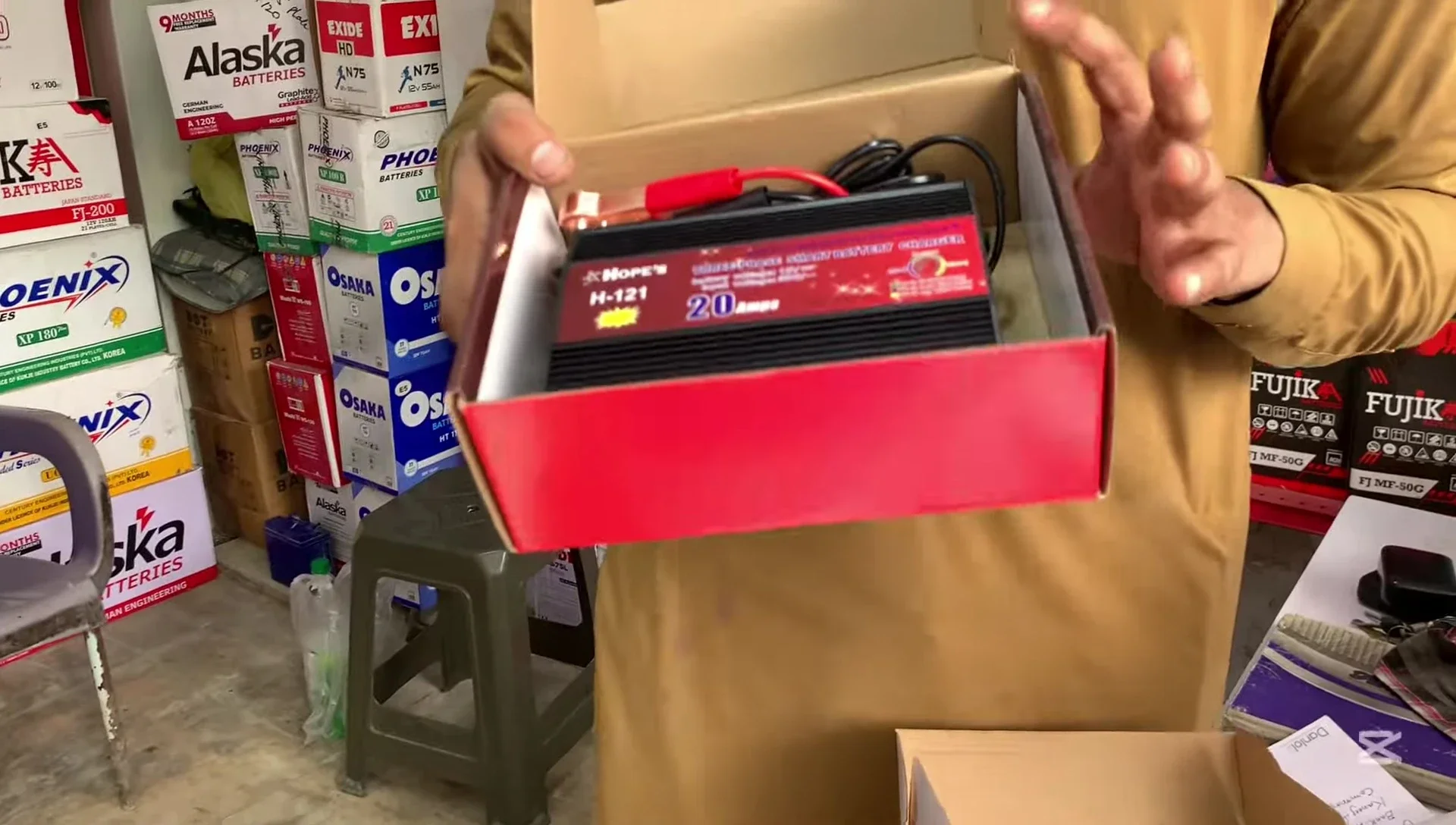 Karachi Solar Battery Guide: Choosing the Right Battery & Charger