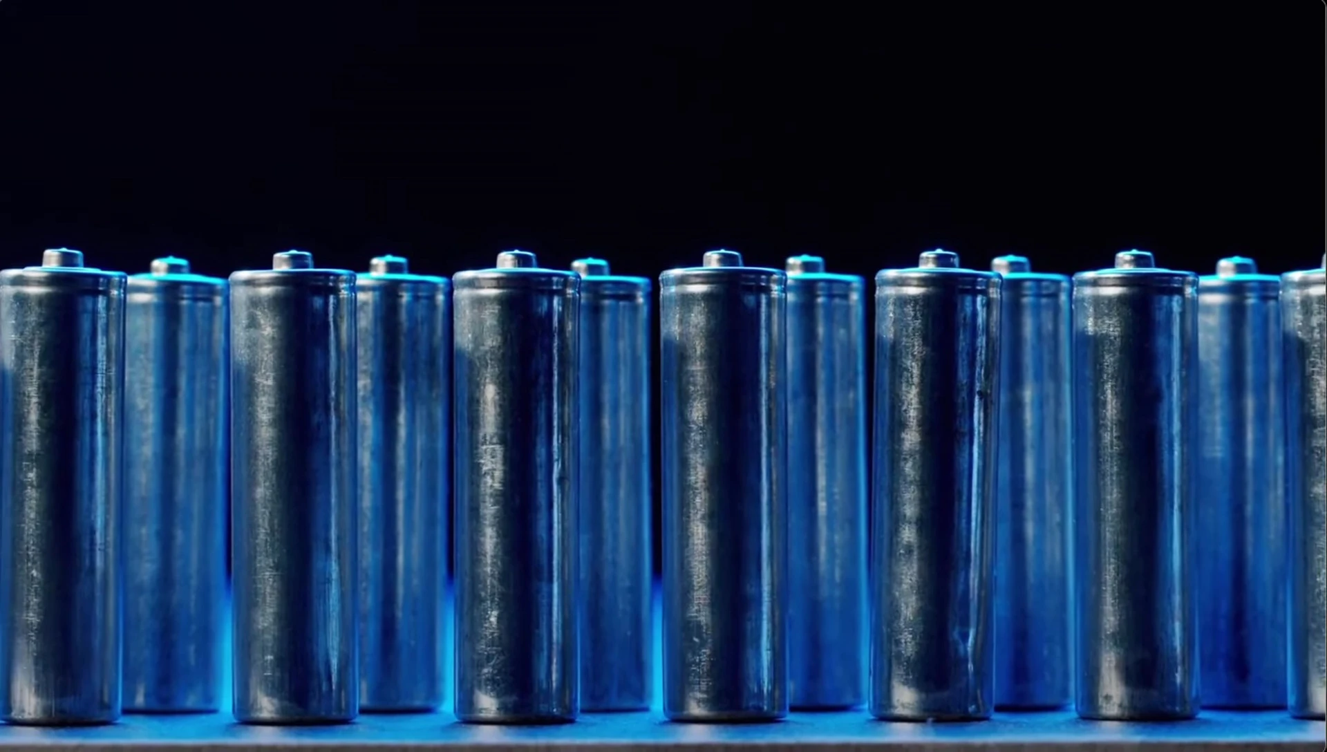 Comparison of cycle life for both battery types.