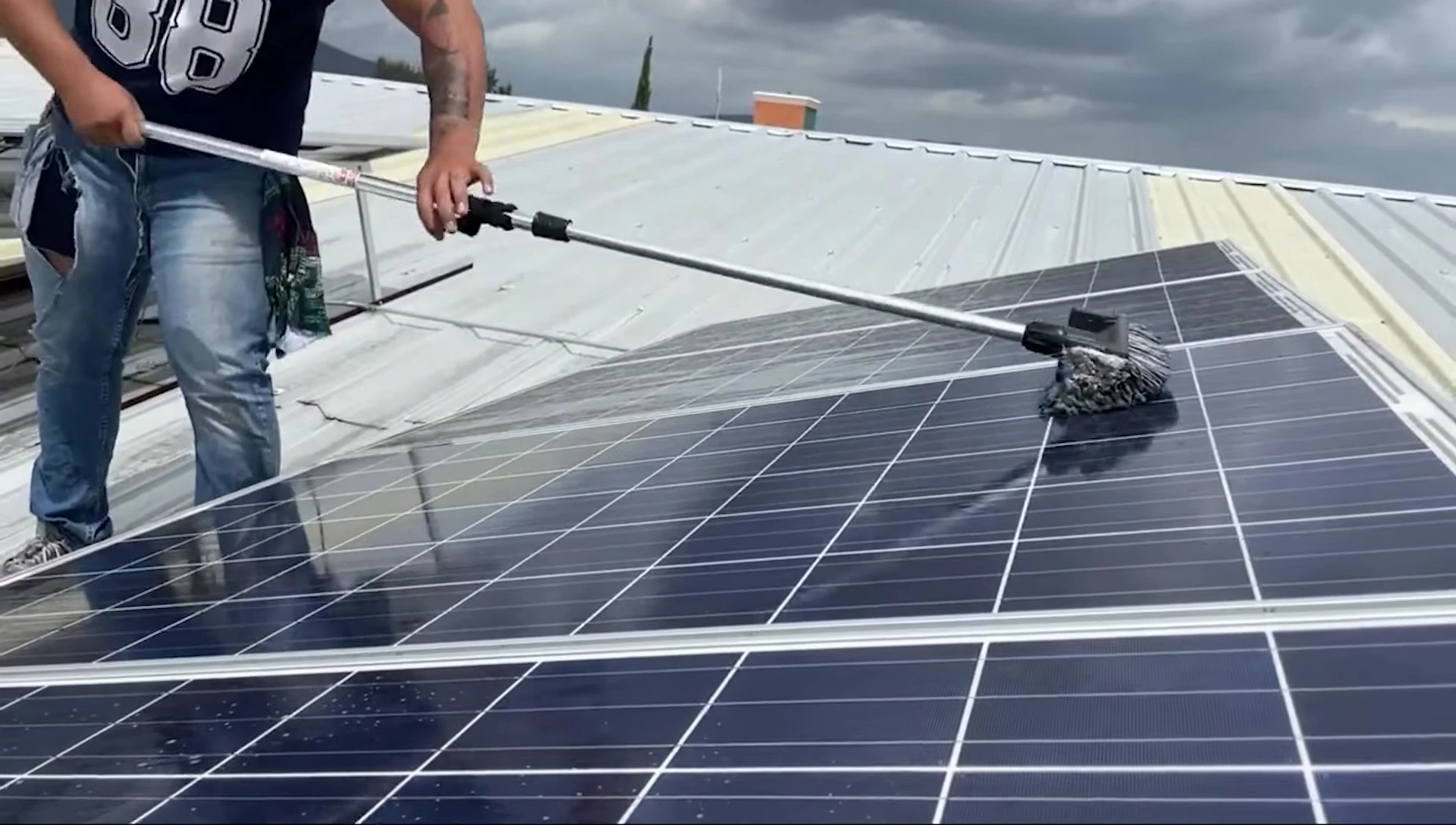 Animation illustrating wind capture from multiple directions.