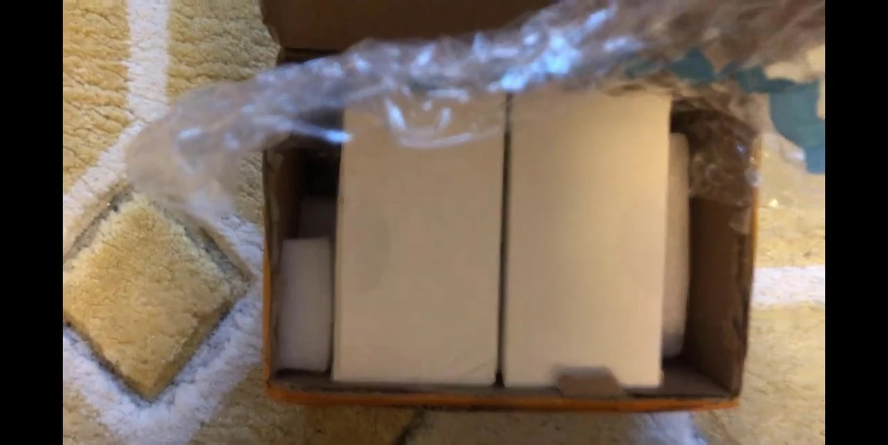 Screenshot of the Arkreen smart plug packaging.