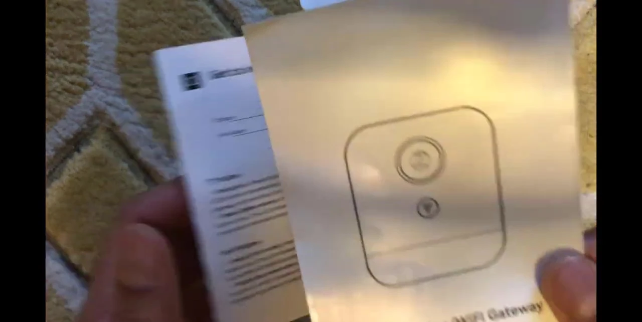 Screenshot of the Arkreen Zigbee Wi-Fi Gateway and its packaging.