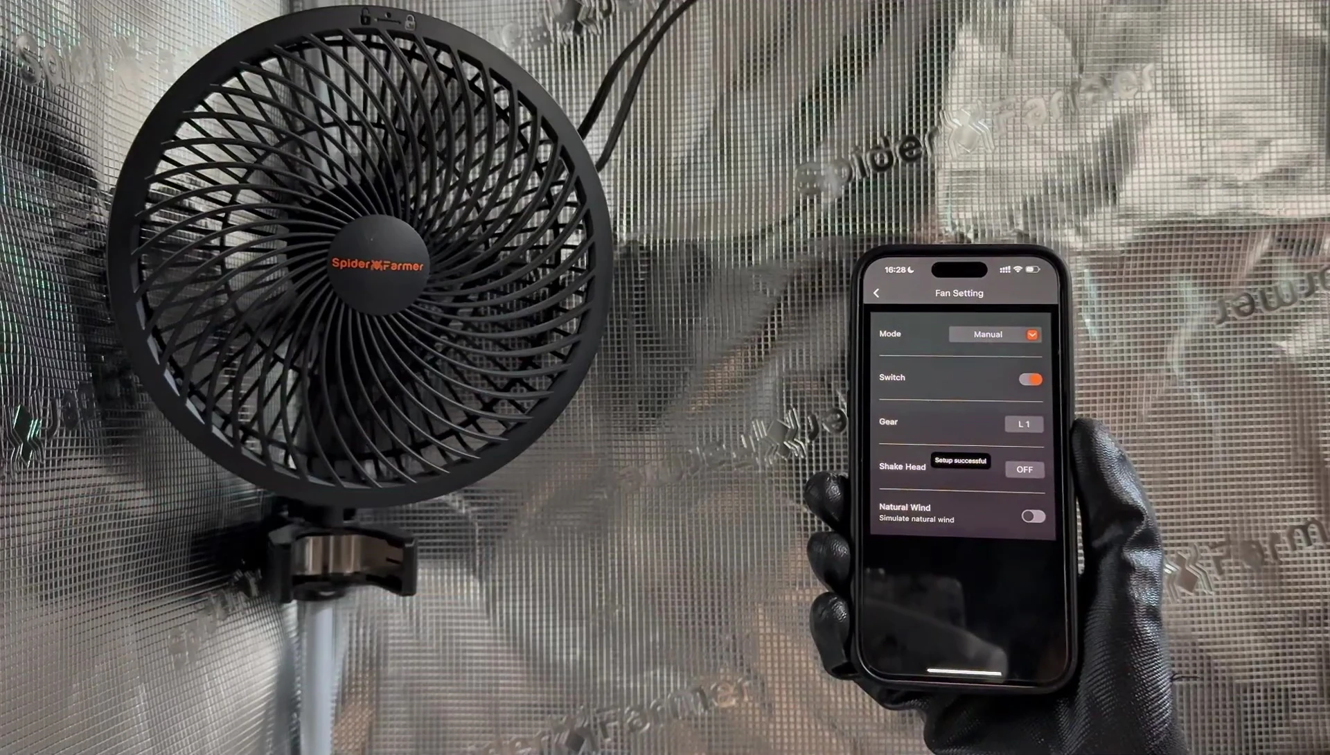 App interface showing manual speed and oscillation controls