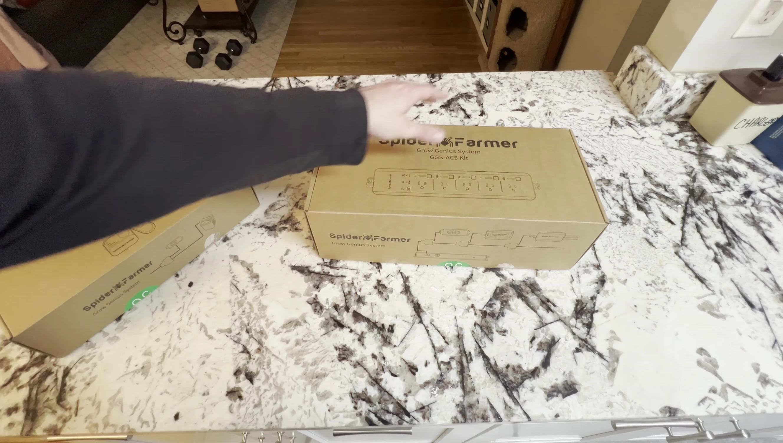 Close-up of the GGS AC5 Power Strip box