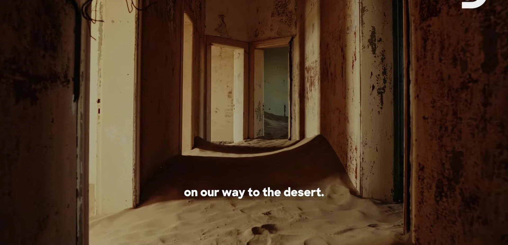 The ghost town discovered on the way to the desert