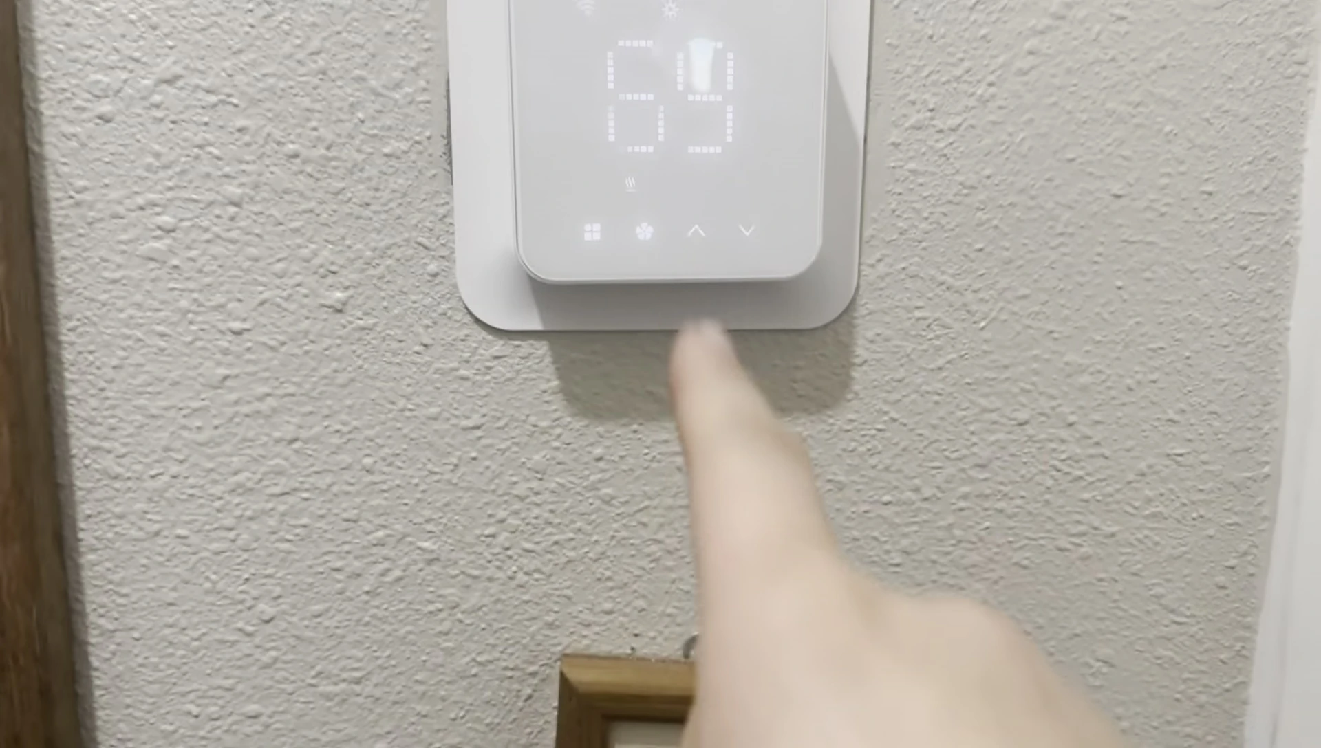 Emphasis on the remote temperature adjustment