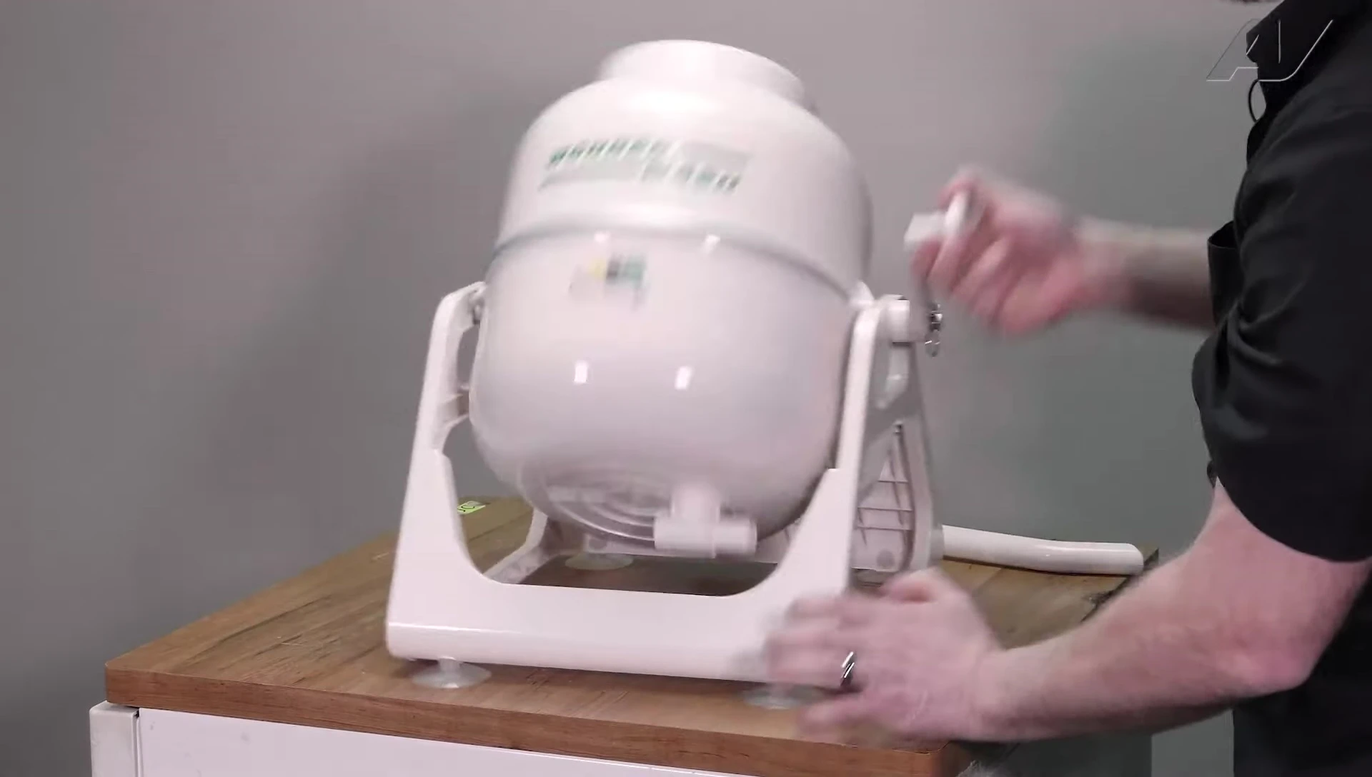 Close-up of the Wonderwash's hand crank
