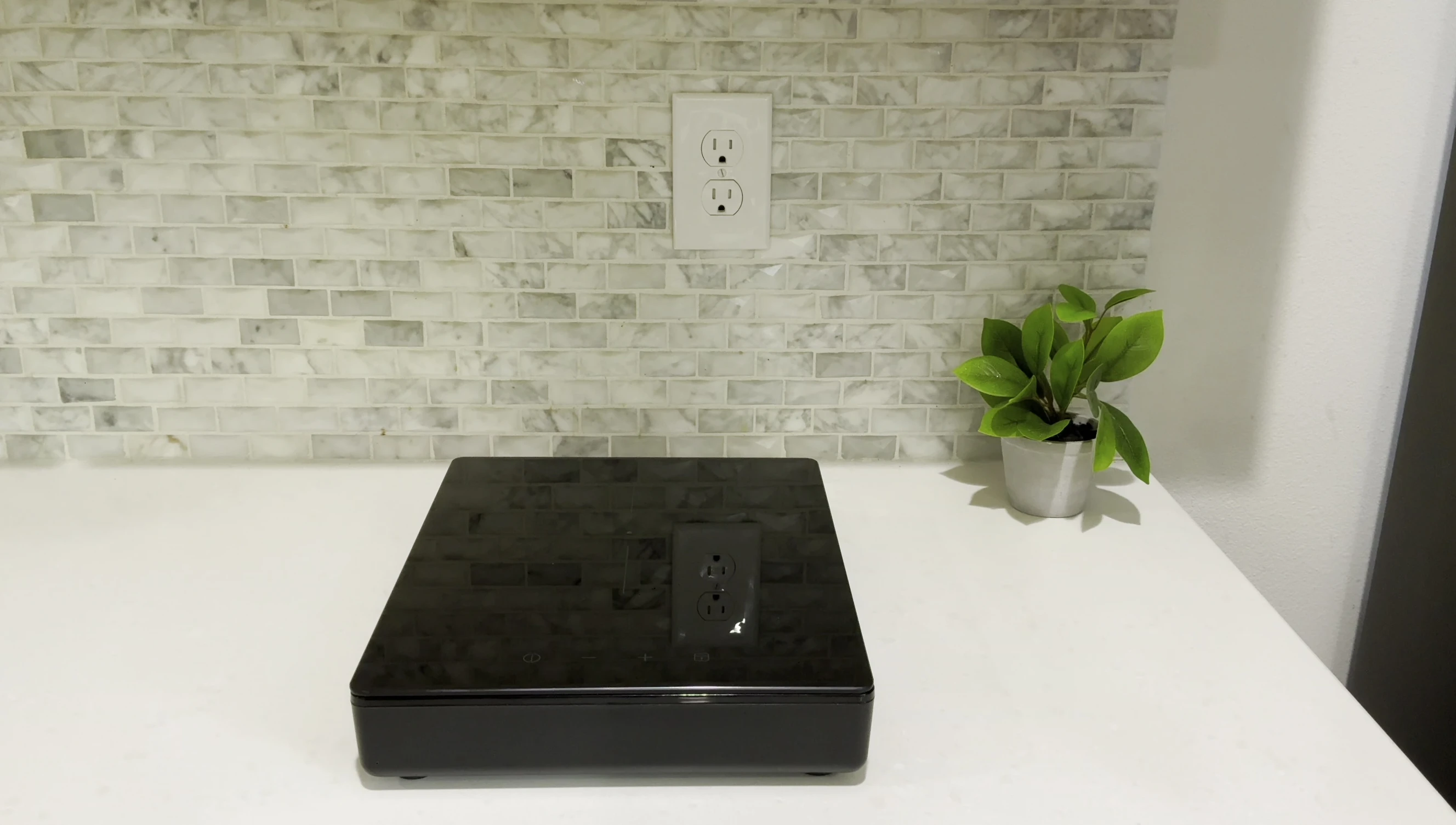 A magnet testing cookware