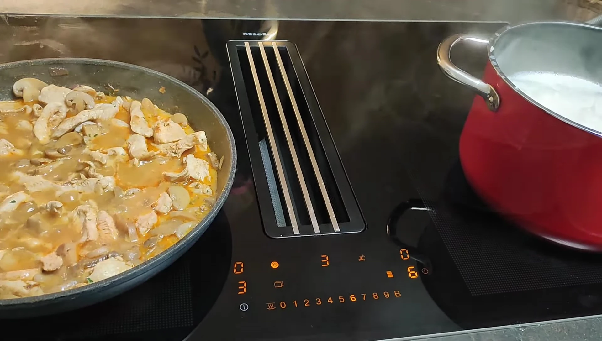 A shot mentioning cookware compatibility
