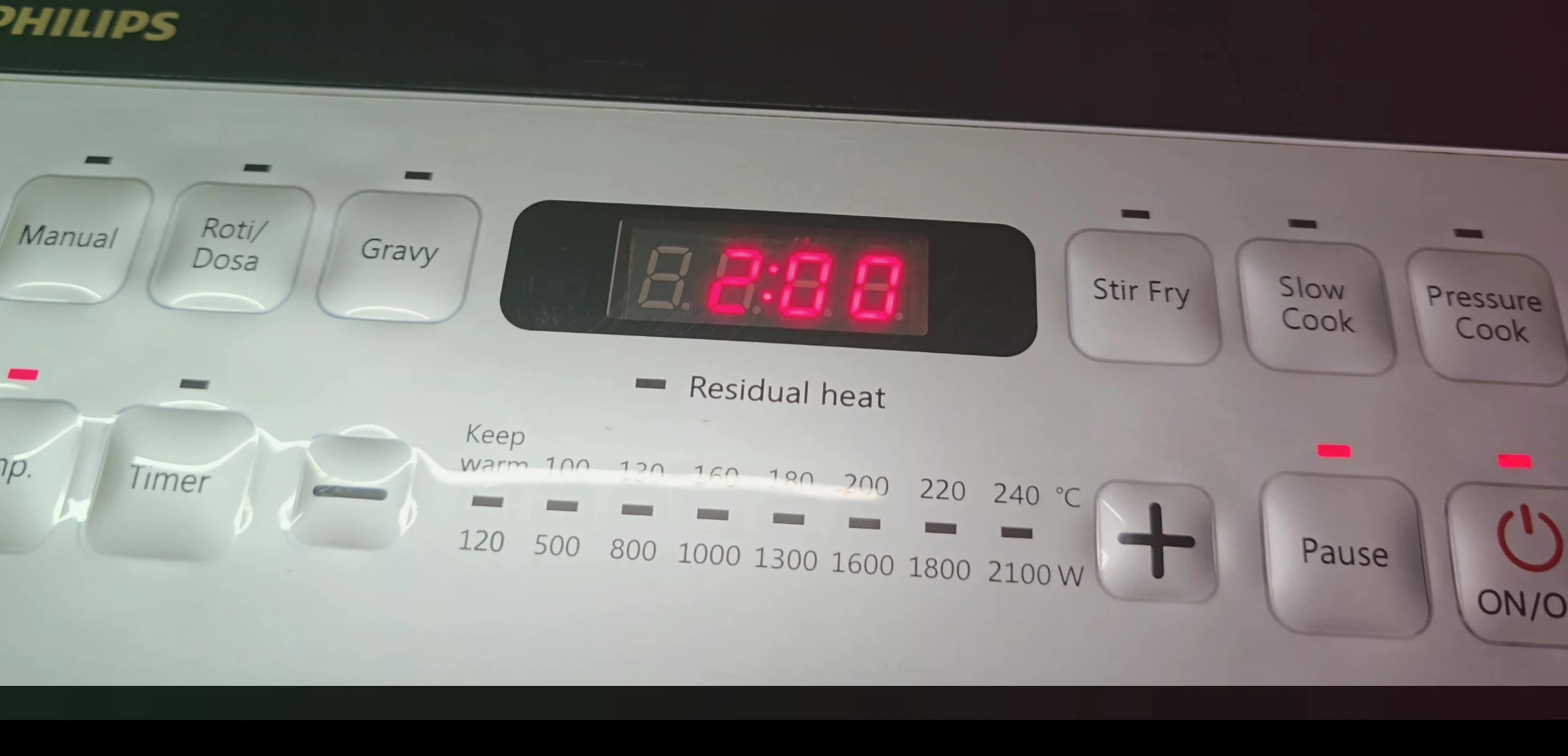 Text on screen mentioning the energy efficiency of the cooktop.