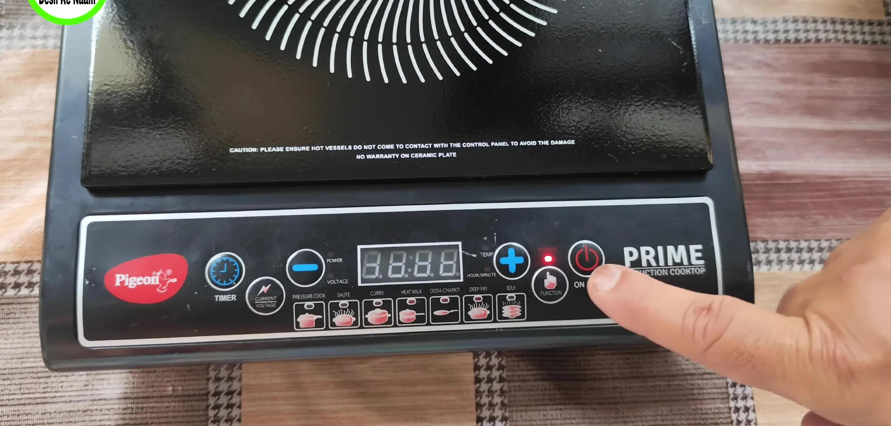 Blinking red indicator light