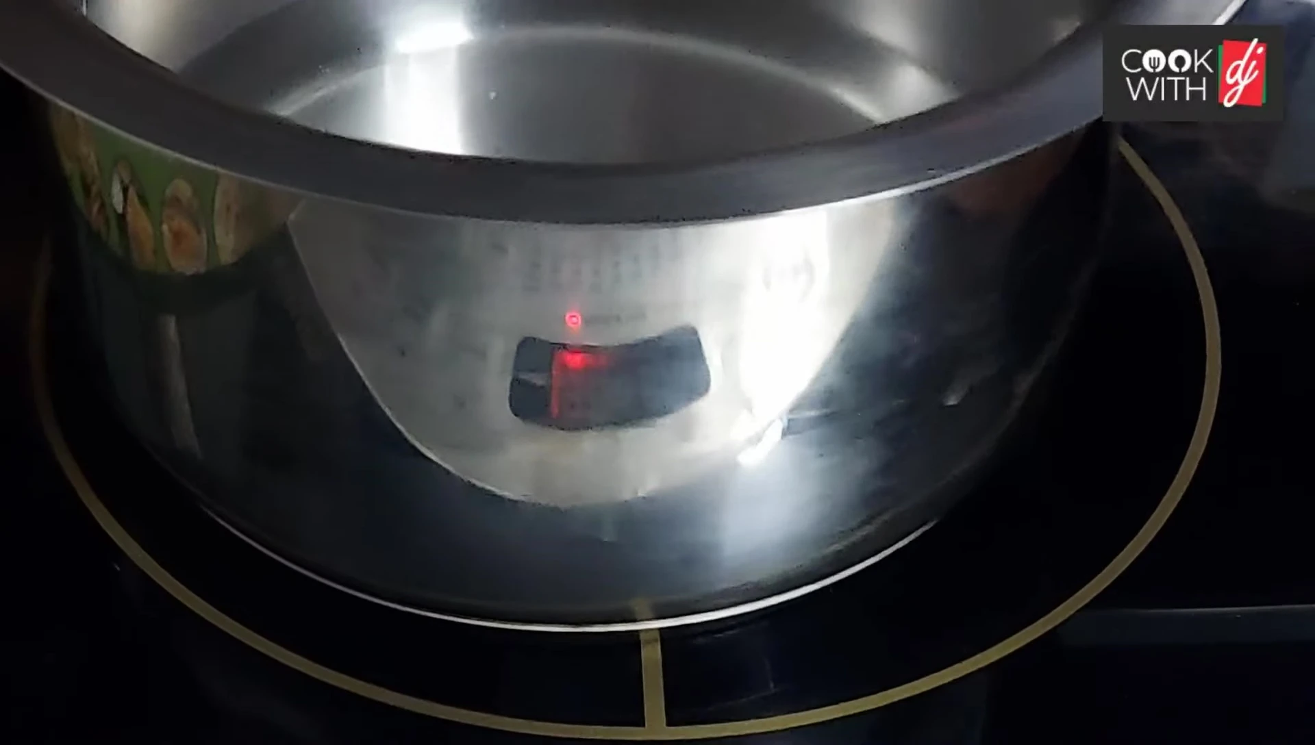Example of a steel pan suitable for induction cooking