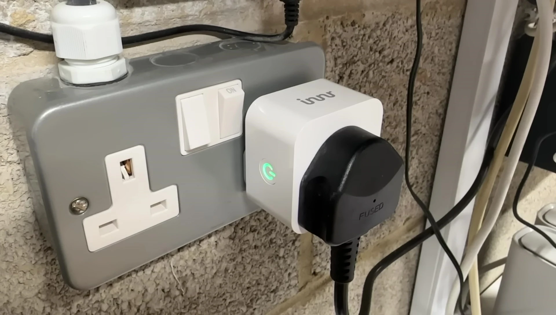 Innr smart plug displayed