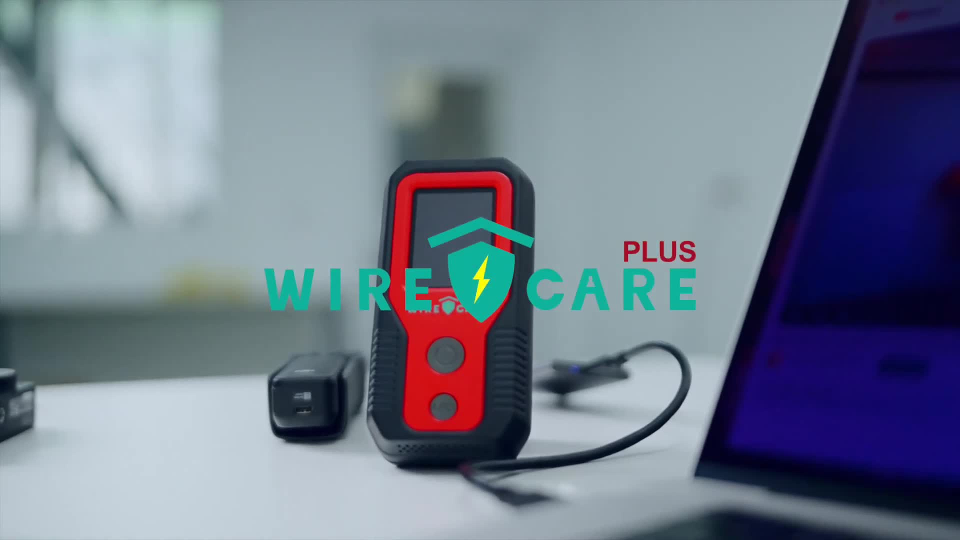 Close-up of the WIRECARE Plus device