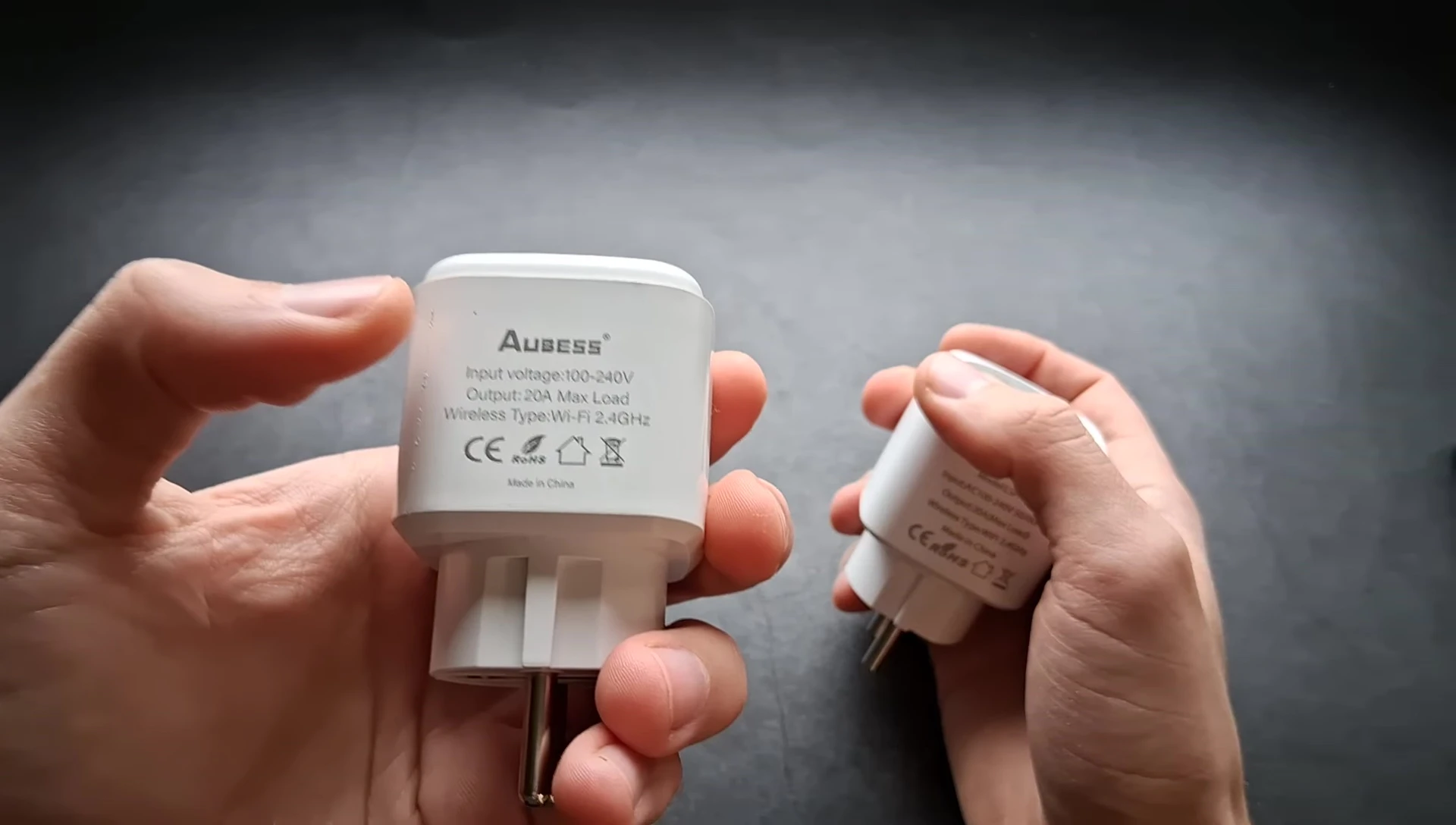 Screenshot showing the Aubess brand socket, highlighting its poor quality.