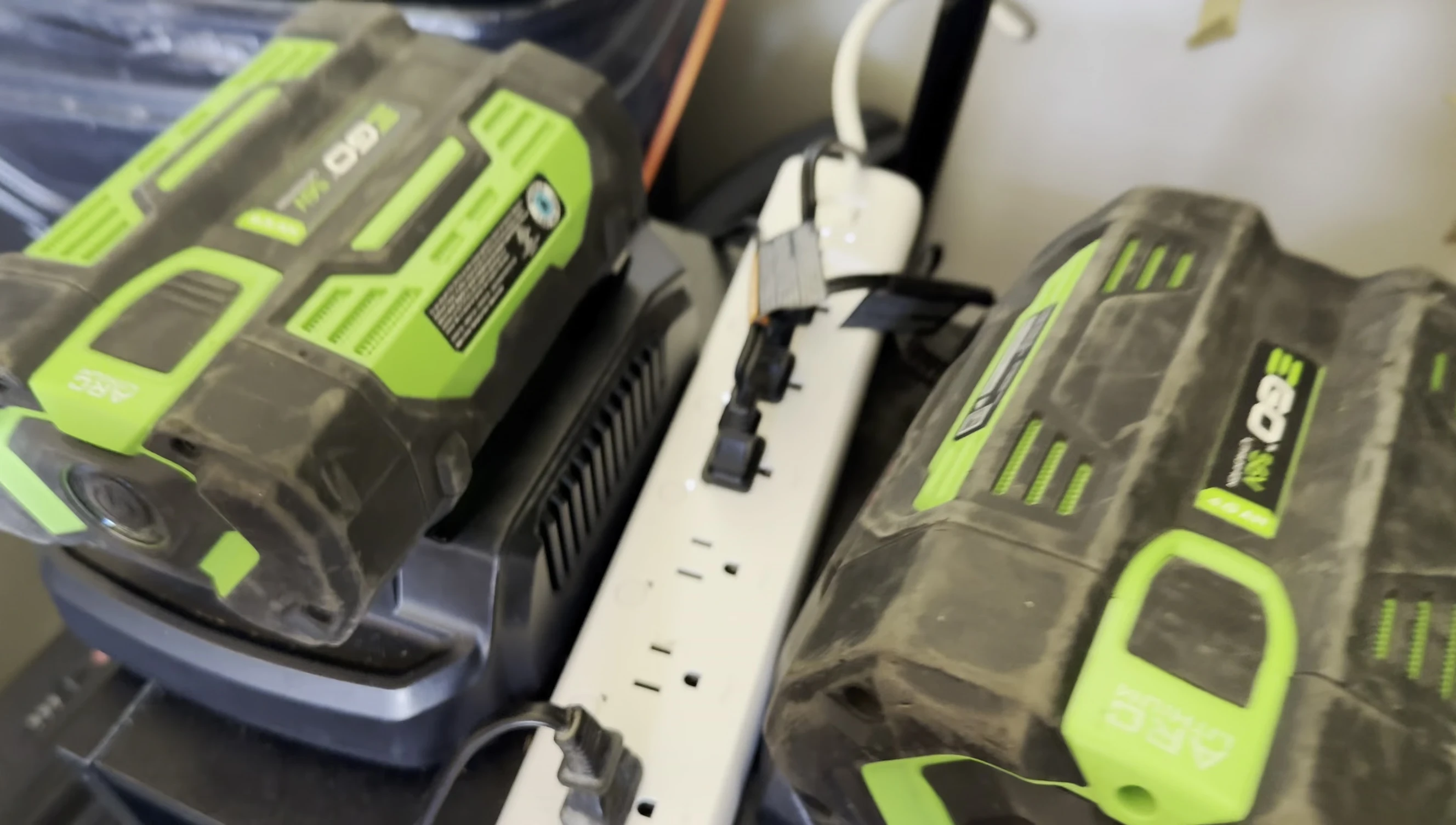 App interface showcasing individual outlet control