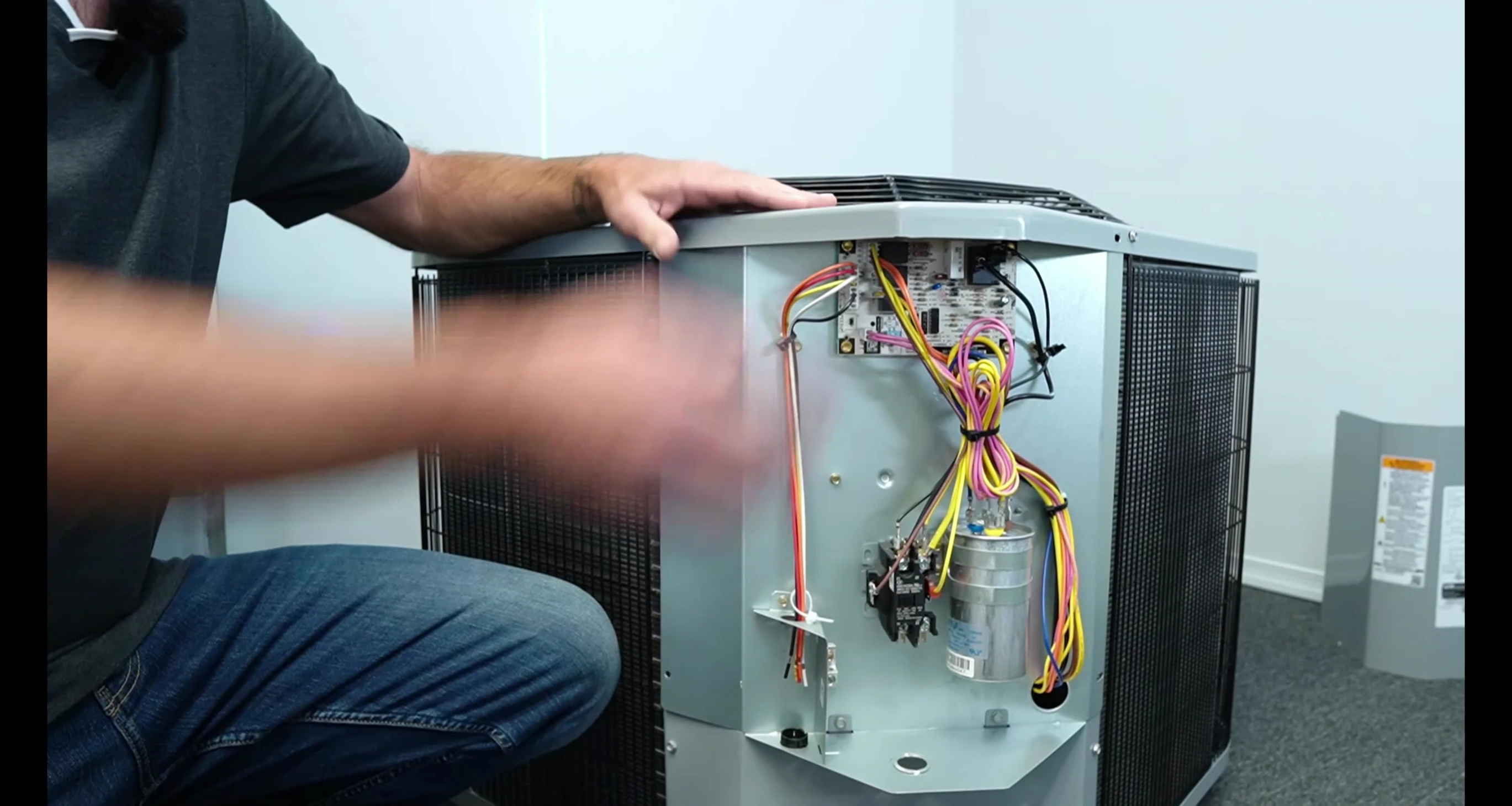 Screenshot showing the internal components of the less expensive system.
