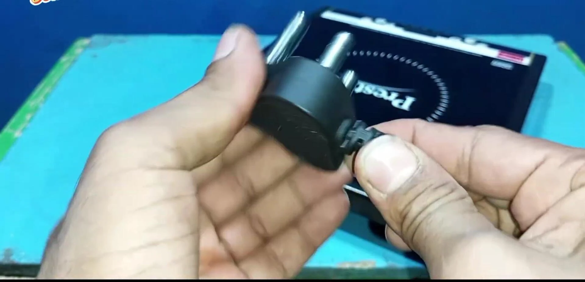 Three-pin plug of the power cable.