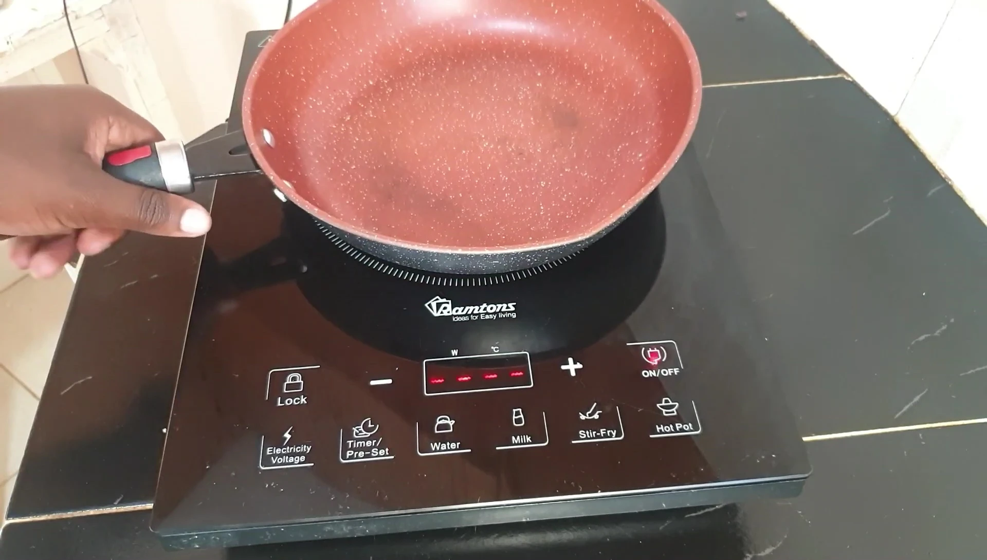 Warning about the hot pan after cooking.