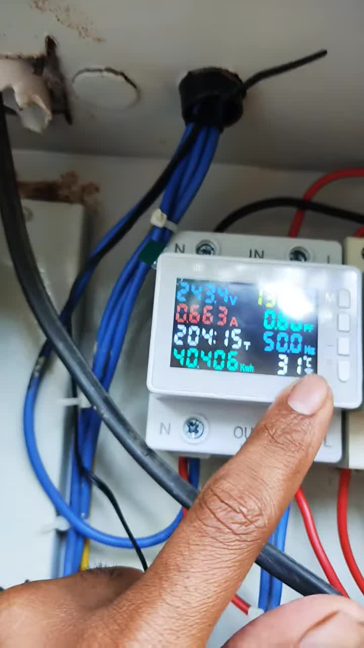 Screenshot highlighting the temperature display on the energy meter.