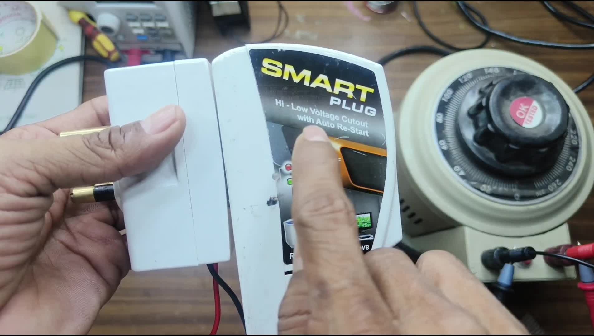 Screenshot showing the plug's specifications, highlighting the high/low voltage cut-off and auto-restart features.