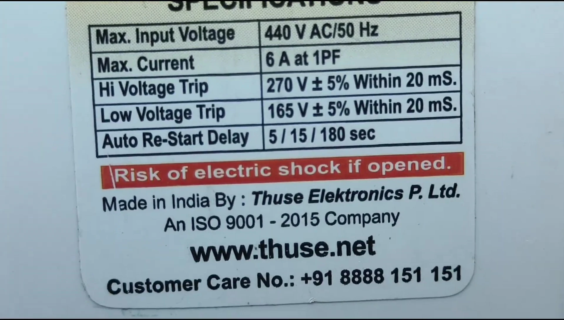 Close-up screenshot displaying the voltage cut-off thresholds printed on the smart plug.