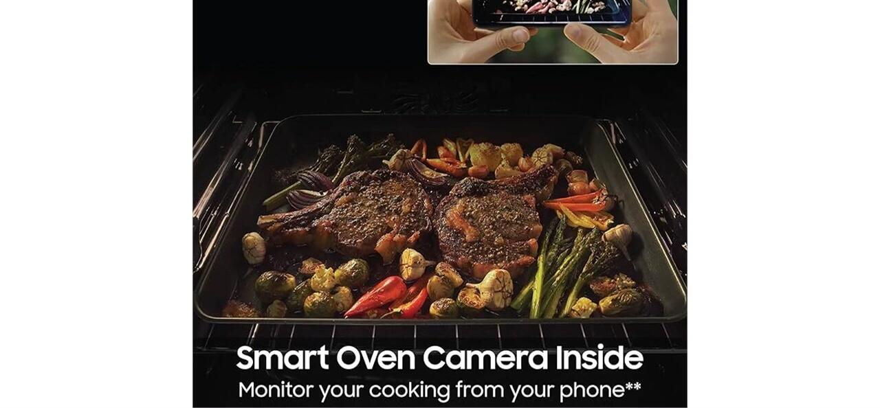 Screenshot of the SmartThings app showing a firmware update notification.