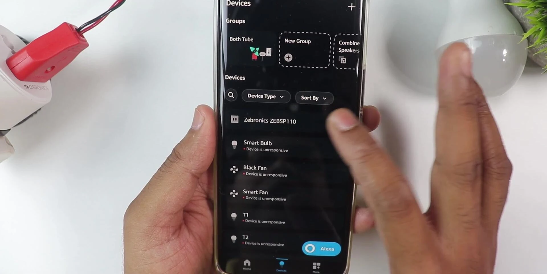 Demonstration of the plug switching on and off remotely.