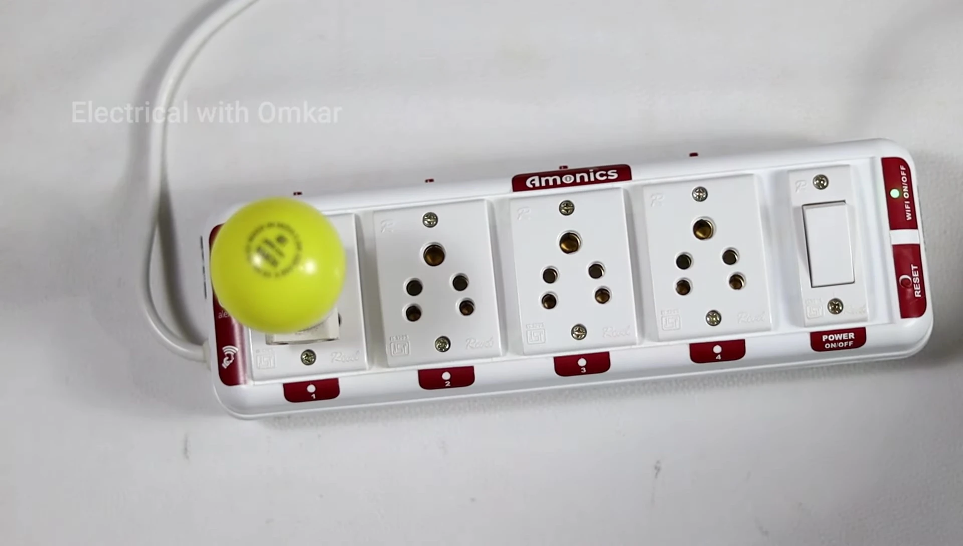 Using the remote control to turn on/off sockets.