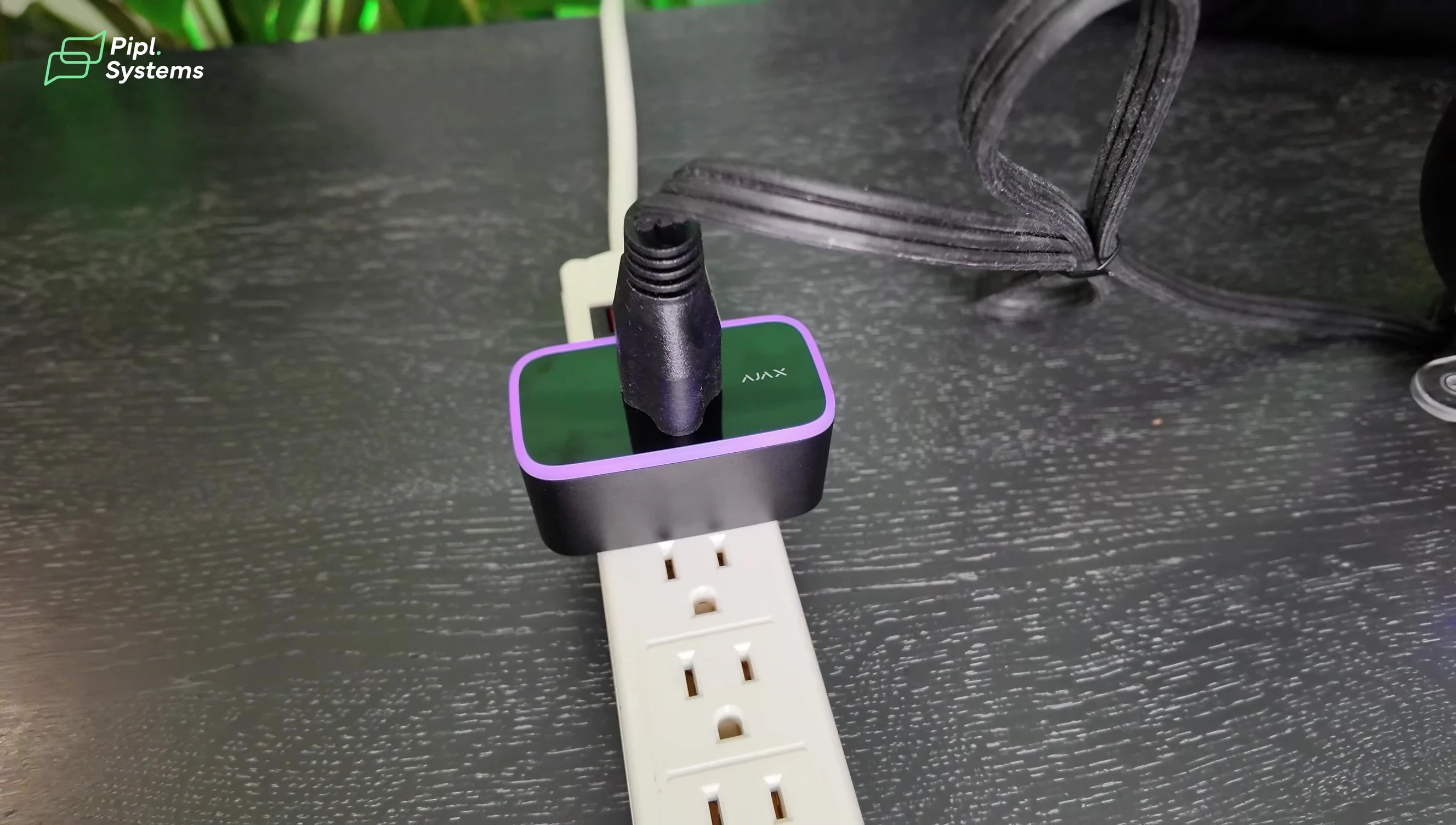The LED lights changing color based on energy consumption