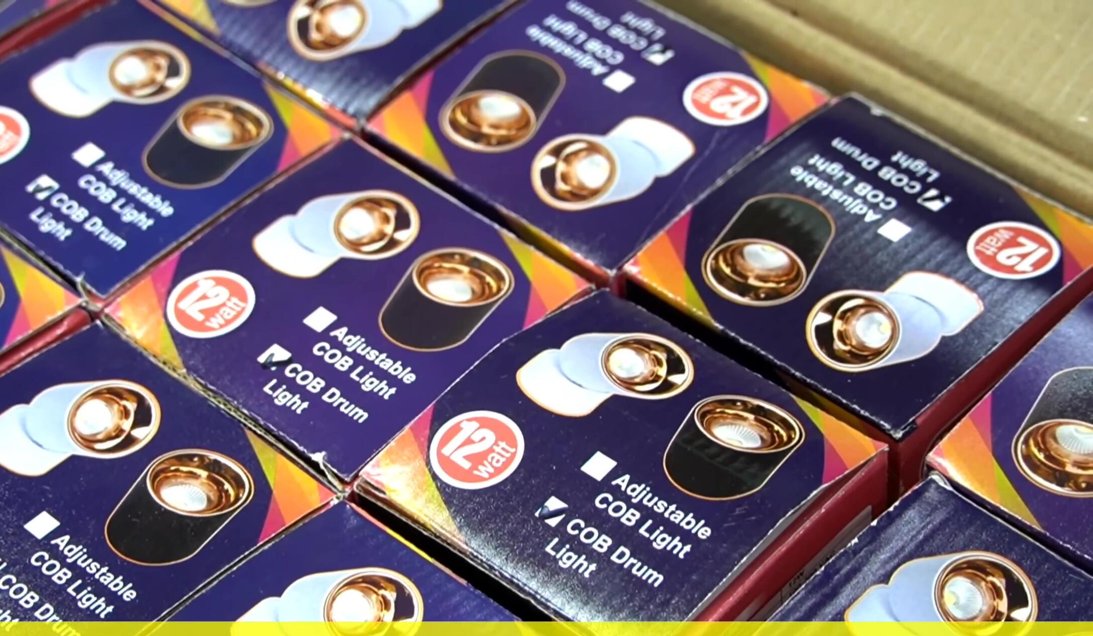 Image of the packaging or a shot mentioning the MOQ