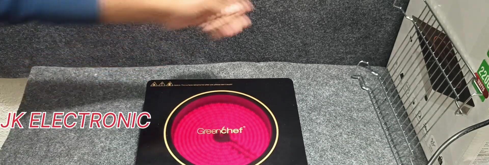 The mesh placed on the hot cooker.