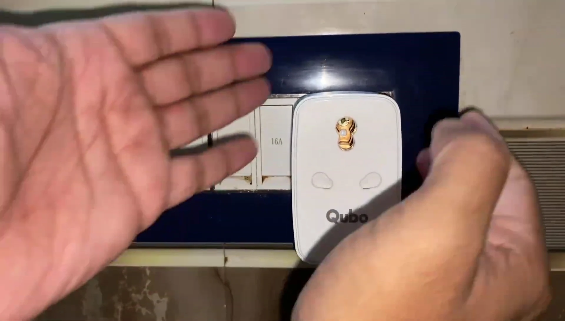 Smart plug illustrating the slim design.
