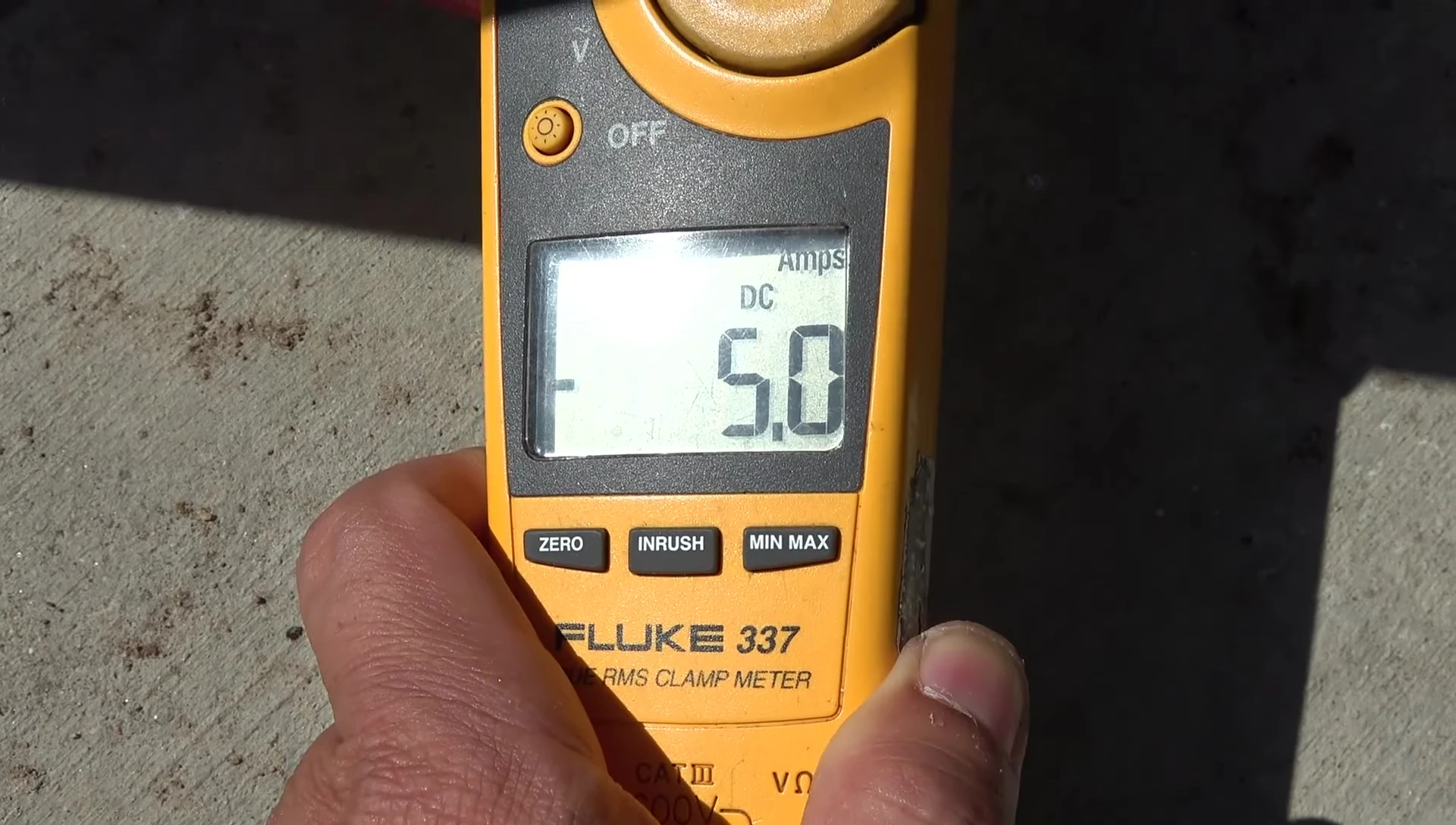 Measurement of the short circuit current, demonstrating high efficiency.