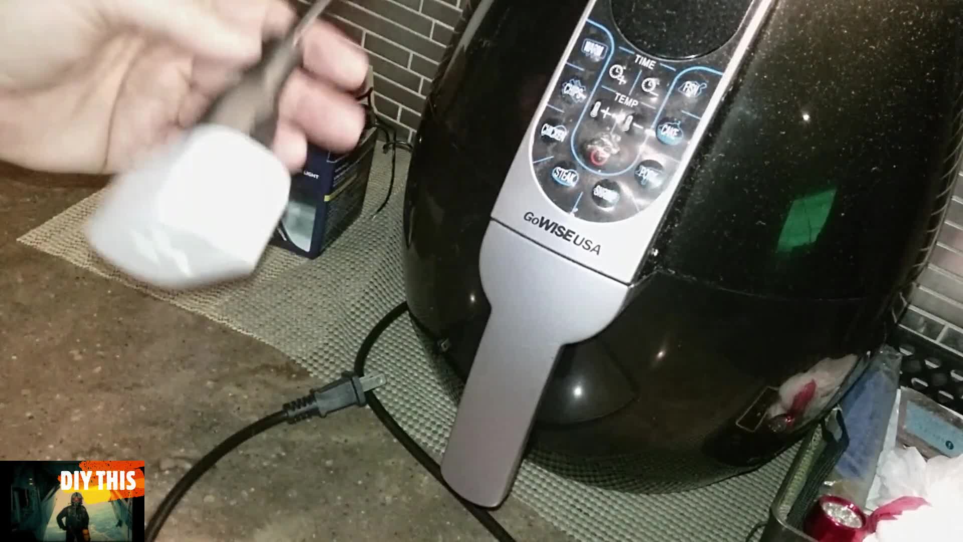 App interface showing the option to add a new smart plug