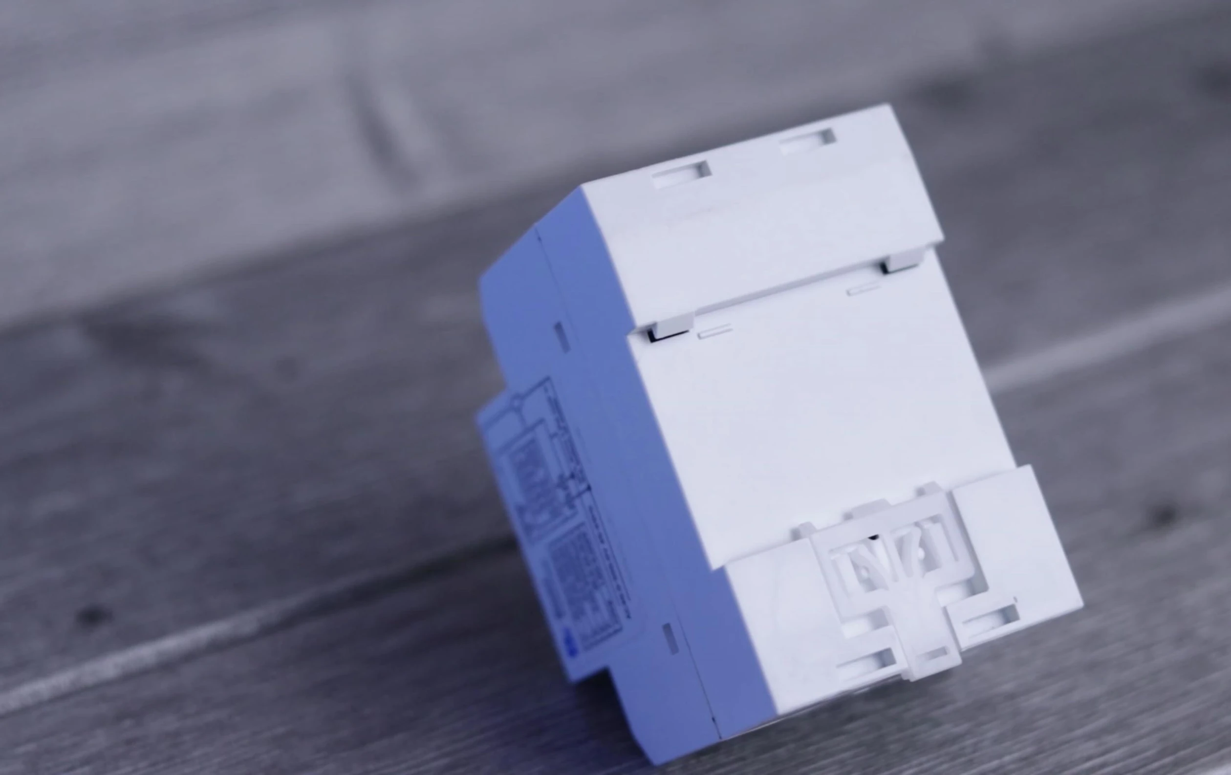 Image showing the easy installation process with DL fitting
