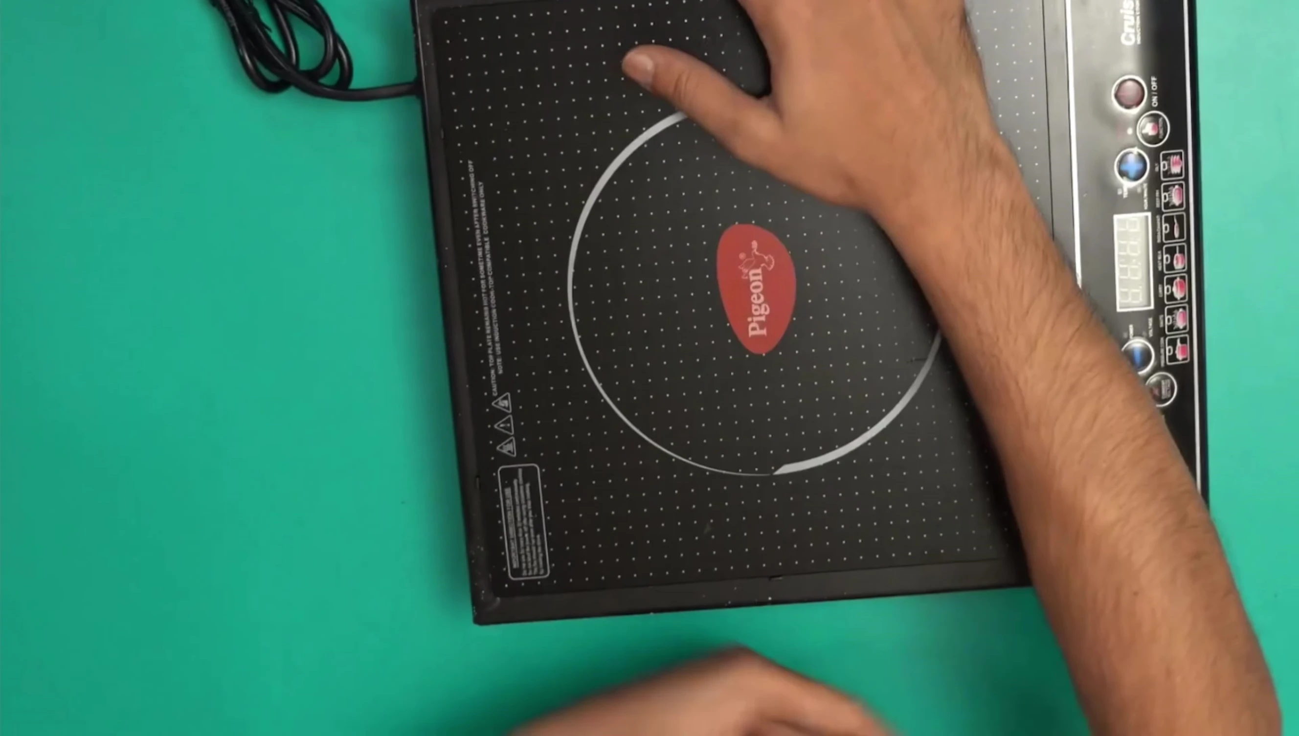 Image showcasing the Prestige PIC20 induction cooktop