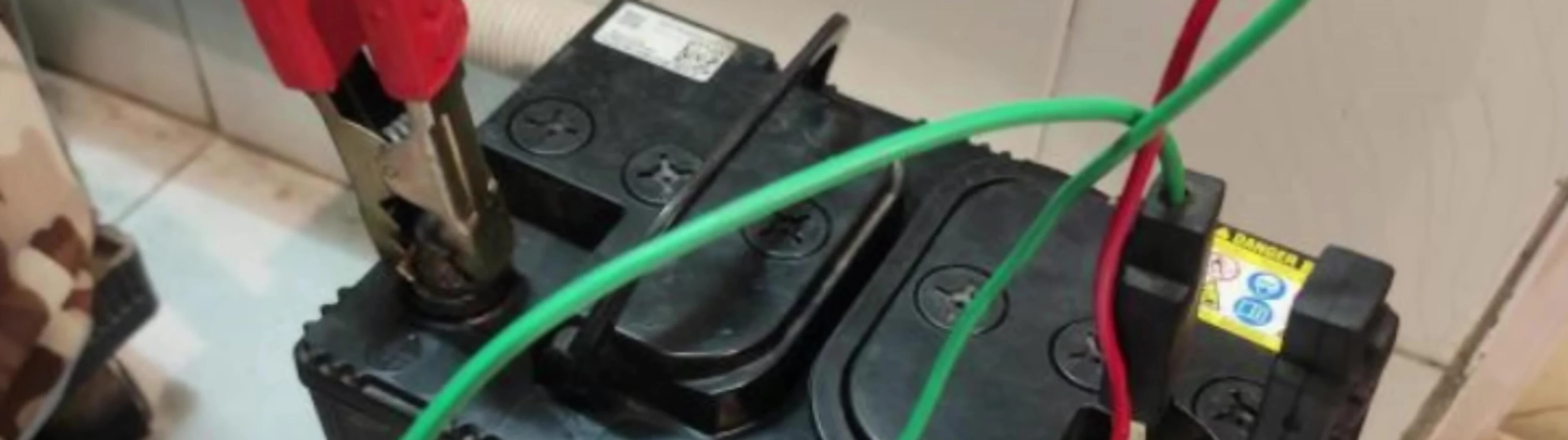 Screenshot depicting the situation where the inverter is unable to charge a shut-down battery