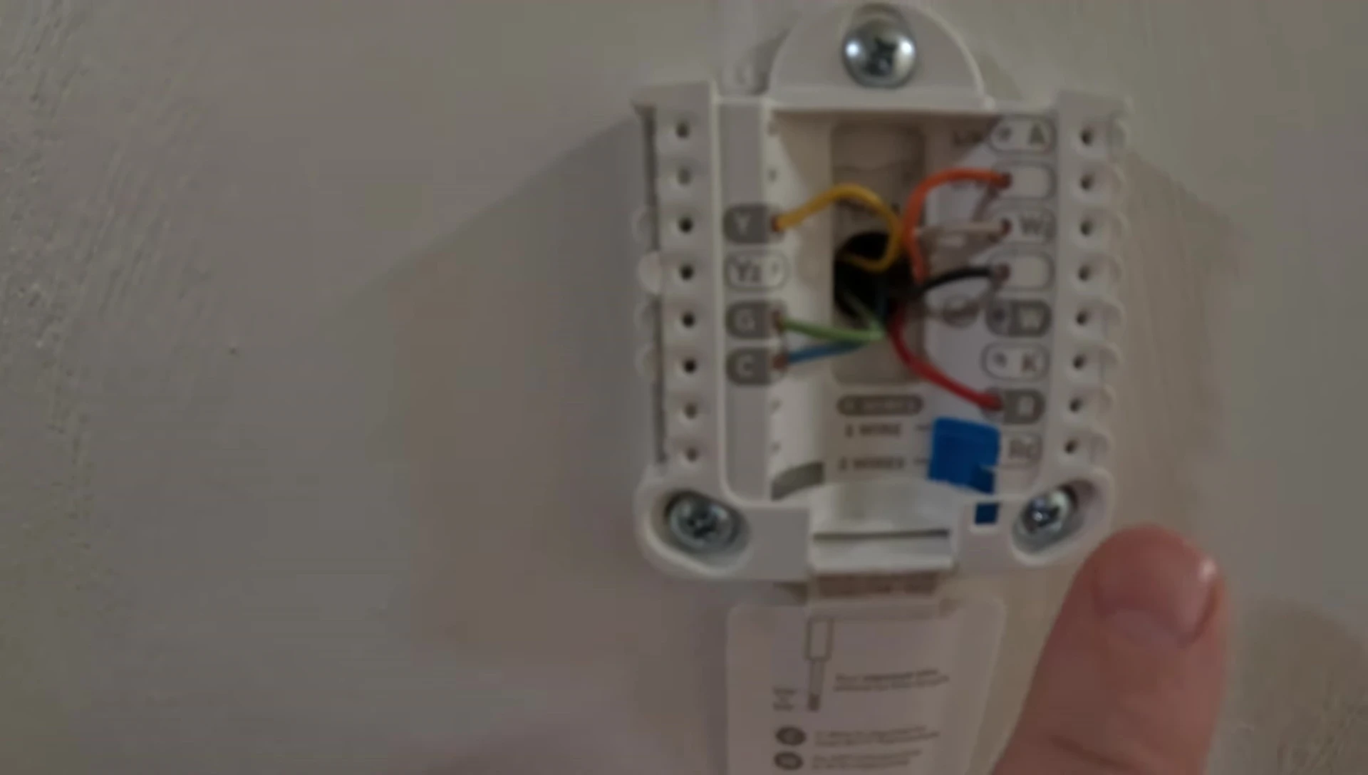 Wiring diagram explanation for a heat pump system