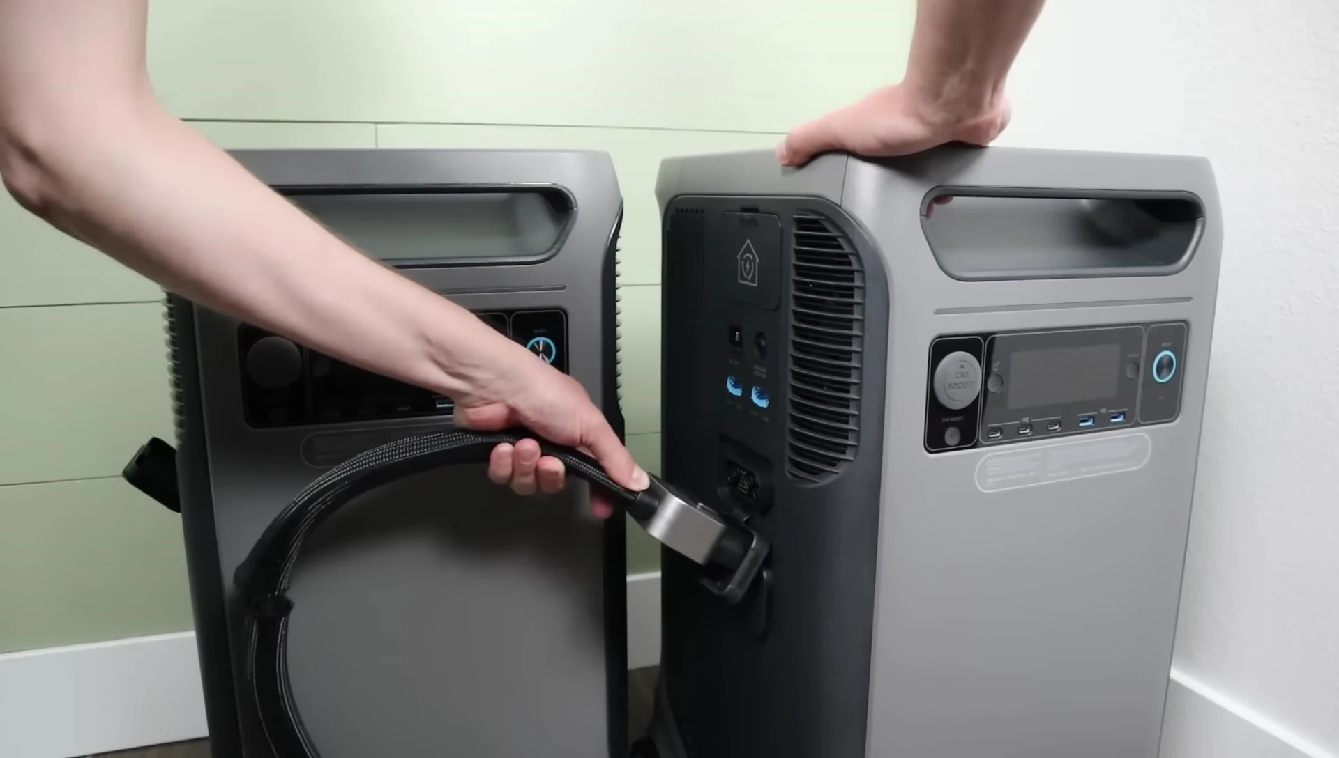 Connecting the two Anker Solix F3800 units.