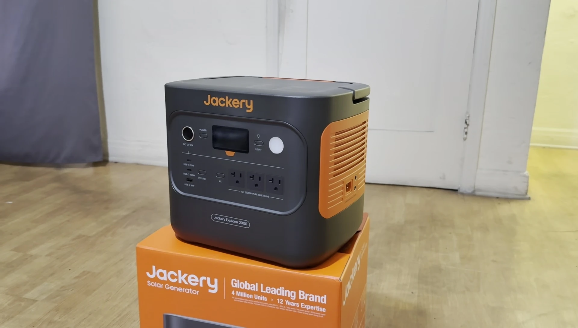 Close-up showing the specifications of the Solar Generator 2000 V2 displayed on the screen.