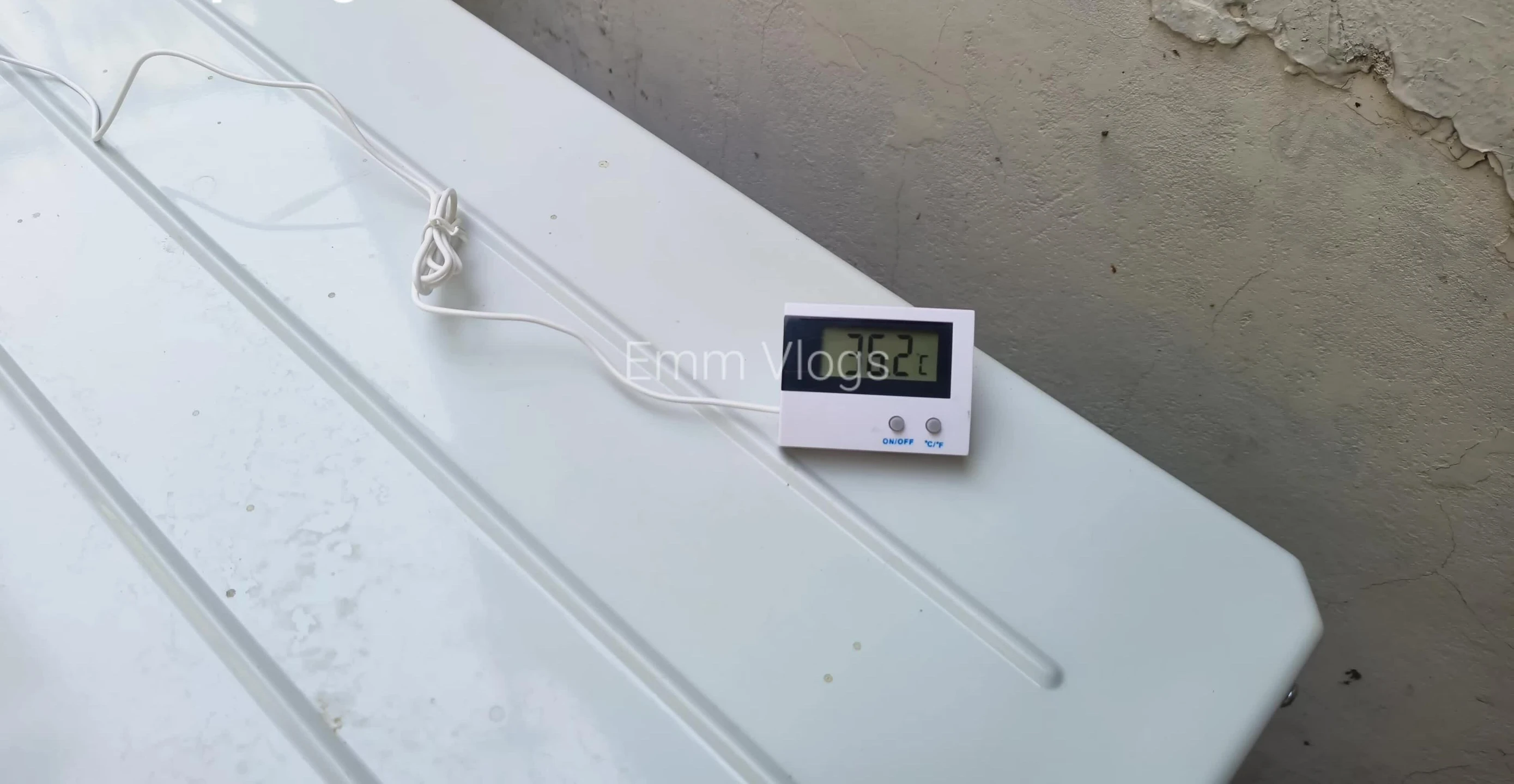 Initial room and outside temperature readings.