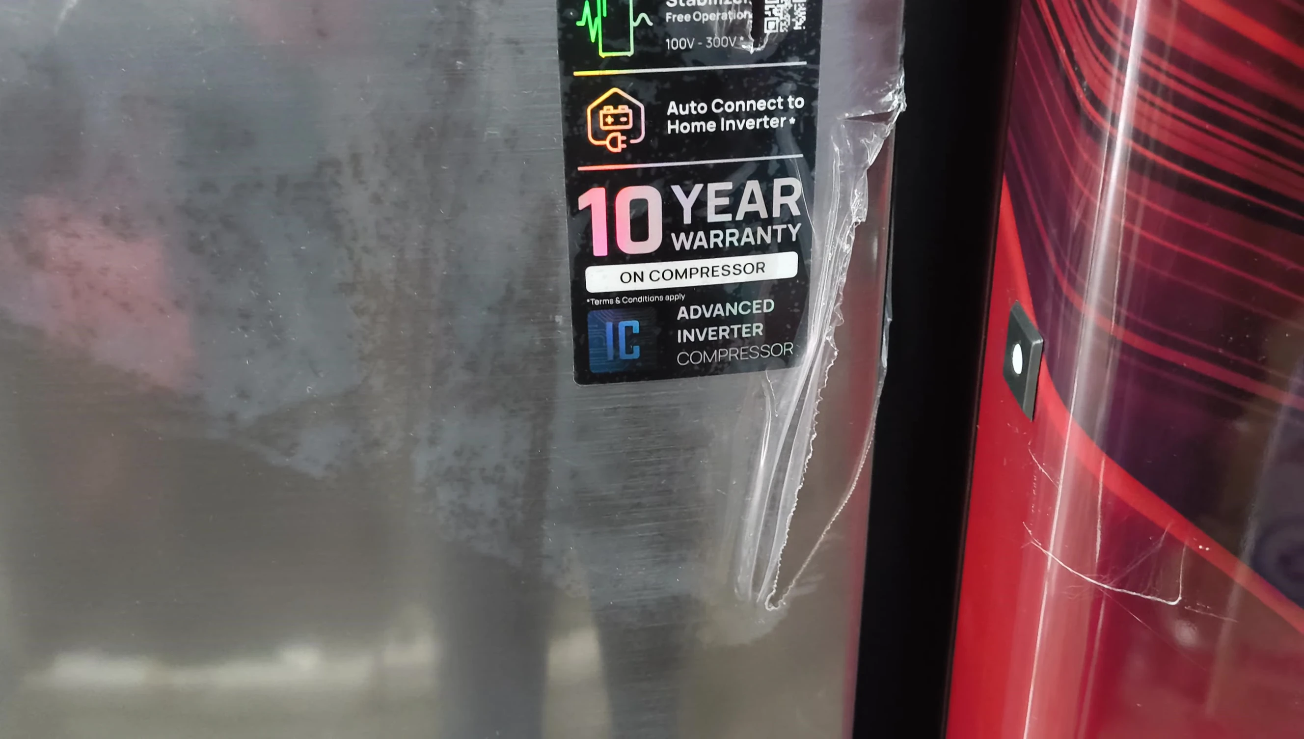 Screenshot emphasizing the 10-year compressor warranty and advanced inverter compressor.