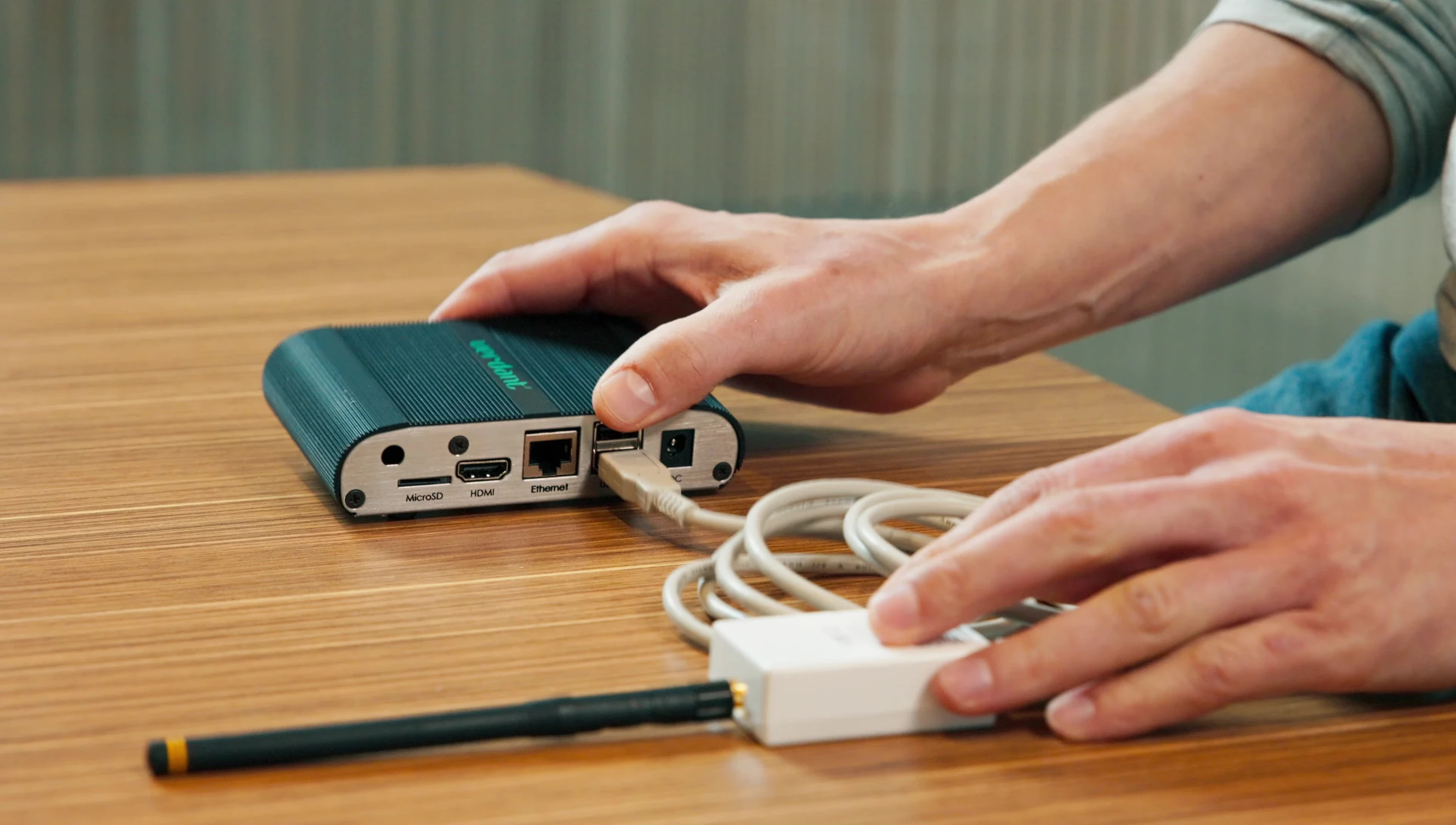 Mounting the Wireless Receiver