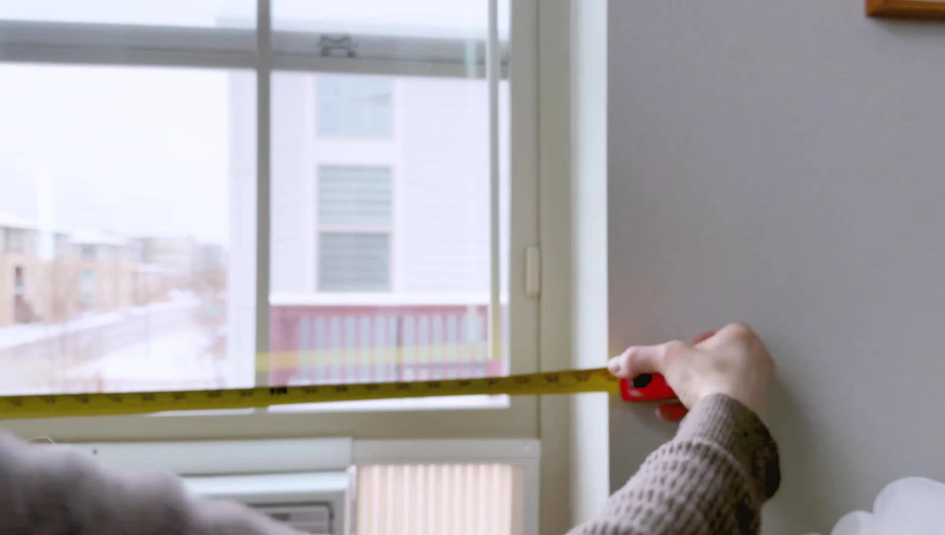 Measuring the full window width.